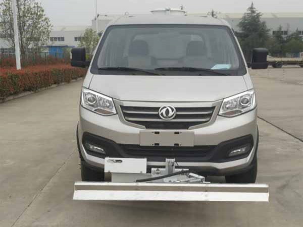 東風純電動路面養護車