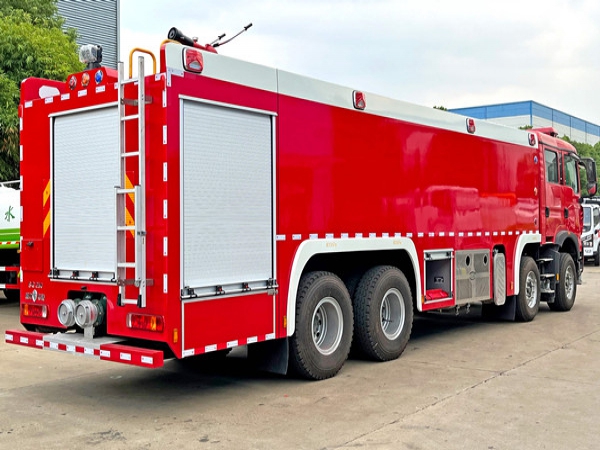 重汽豪沃25噸泡沫消防車 重汽豪沃25噸泡沫消防車